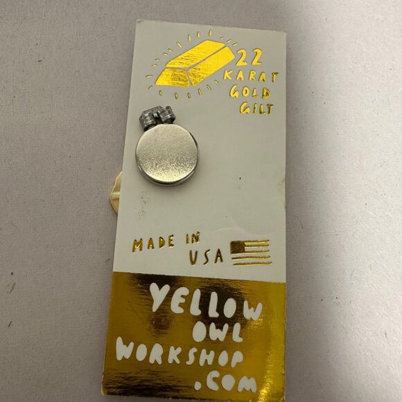 Yellow Owl Workshop La Queen La Croix Water Can Magnetic Lapel New - Picture 2 of 4